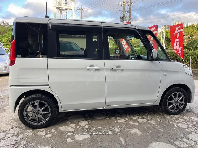 『TOTAL CAR SHOP FEEL』はナビ・オーディオも販売しております。 お気に入りの一台を見つけて下さい! ☆★☆詳細は『FEEL』の元気なスタッフまで →0078-6042-5806☆★☆ スズキ スペーシア