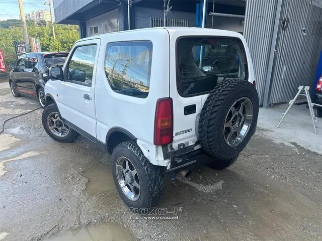 『TOTAL CAR SHOP FEEL』は、アンダーコートもお任せください。沖縄の錆からお車を守ります☆詳細は『FEEL』の元気なスタッフまで→0078-6042-5806☆ スズキ ジムニー