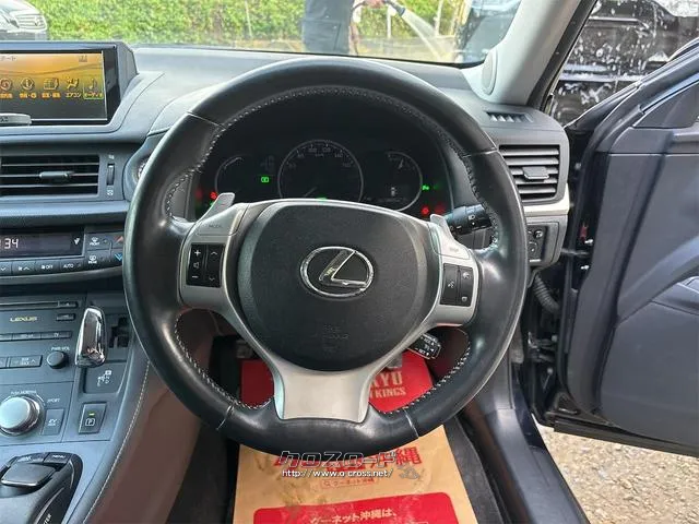 『TOTAL CAR SHOP FEEL』は、全国のオークション会場と提携しております。店舗に無いお車でもお気軽にご相談下さい!☆詳細は『FEEL』の元気なスタッフまで→0078-6042-5806☆ レクサス CT