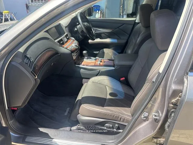 『TOTAL CAR SHOP FEEL』は、外装WAXかけ&内装クリーニングでピカピカ納車宣言!!☆★☆詳細は『FEEL』の元気なスタッフまで → 0078-6042-5806☆★☆ 日産 フーガハイブリッド