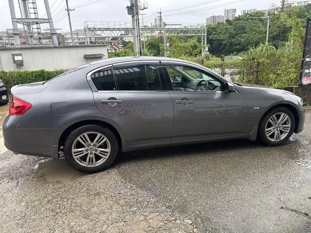 『TOTAL CAR SHOP FEEL』は、ナビ・ドライブレコーダーなどの取り付けもお任せください。お車のカスタマイズもお任せください。元気なスタッフまで→0078-6042-5806☆ 日産 スカイライン