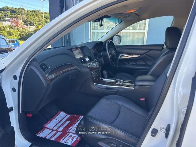 『TOTAL CAR SHOP FEEL』はナビ・オーディオも販売しております。 お気に入りの一台を見つけて下さい! ☆★☆詳細は『FEEL』の元気なスタッフまで →0078-6042-5806☆★☆ 日産 フーガ