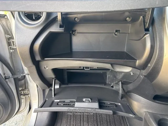 『TOTAL CAR SHOP FEEL』はナビ・オーディオも販売しております。 お気に入りの一台を見つけて下さい! ☆★☆詳細は『FEEL』の元気なスタッフまで →0078-6042-5806☆★☆ 日産 ノート