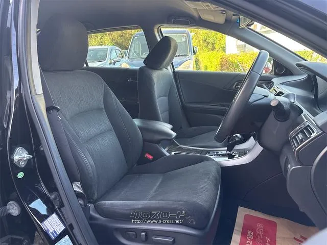 『TOTAL CAR SHOP FEEL』は、納車前にしっかり点検・整備!オイルやエレメント等も交換後、納車します!! ☆★☆詳細は『FEEL』の元気なスタッフまで→0078-6042-5806☆★☆ ホンダ アコードハイブリッド