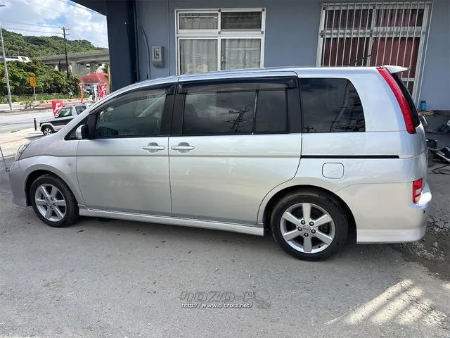 『TOTAL CAR SHOP FEEL』は、良質な買取車が続々入荷中!掲載以外にもありますので、ぜひ一度覗いてみて下さい!☆詳細は『FEEL』の元気なスタッフまで→0078-6042-5806☆ トヨタ アイシス