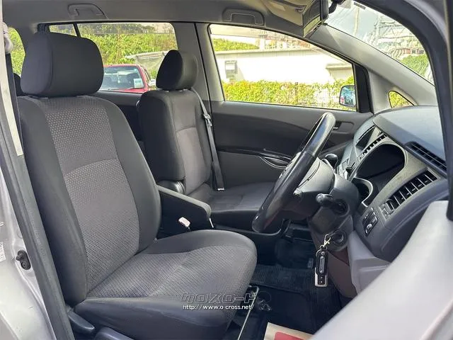 『FEEL』は、全車総額表示・第三者機関鑑定導入中・修復歴開示・走行管理システムで安心・安全をお届け!!詳細は『FEEL』の元気なスタッフまで♪♪♪→0078-6042-5806にお電話ください!!☆ トヨタ アイシス