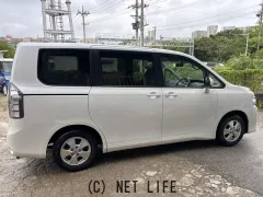 トヨタ ヴォクシー