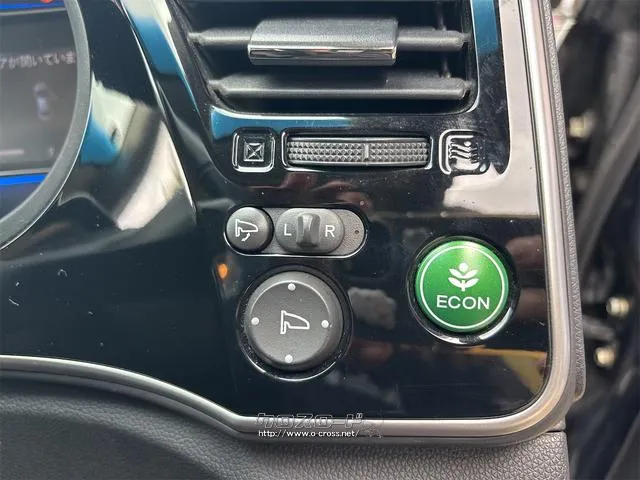 『FEEL』は、全車総額表示・第三者機関鑑定導入中・修復歴開示・走行管理システムで安心・安全をお届け!!詳細は『FEEL』の元気なスタッフまで♪♪♪→0078-6042-5806にお電話ください!!☆ ホンダ グレイス