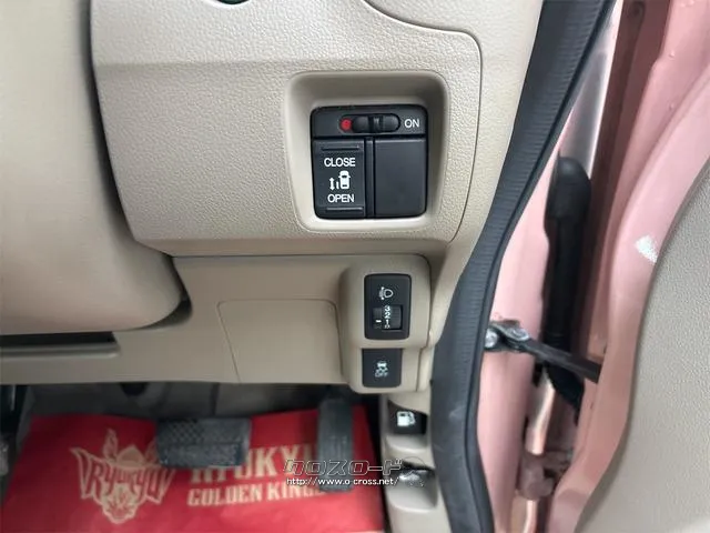 『TOTAL CAR SHOP FEEL』は、良質な買取車が続々入荷中!掲載以外にもありますので、ぜひ一度覗いてみて下さい!☆詳細は『FEEL』の元気なスタッフまで→0078-6042-5806☆ ホンダ N-BOX