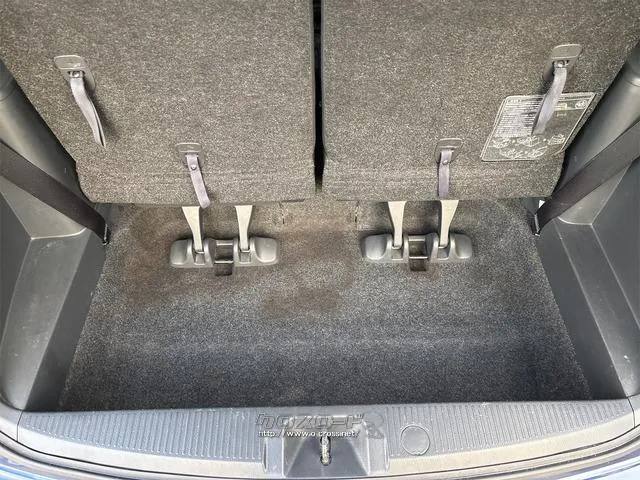 『TOTAL CAR SHOP FEEL』は、ハンドルカバーやアクセサリー、ホイール等の販売も充実!お客様のカーライフをサポート☆詳細は『FEEL』の元気なスタッフまで→0078-6042-5806☆ トヨタ アイシス