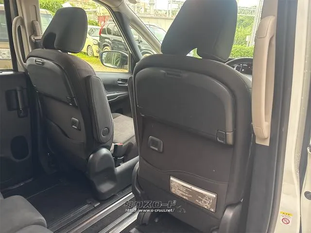 『TOTAL CAR SHOP FEEL』は、ボディーコーティングやフィルム施工等オプションも多数ご用意しております!! ☆★☆詳細は『FEEL』の元気なスタッフまで0078-6042-5806☆★☆ 日産 セレナ