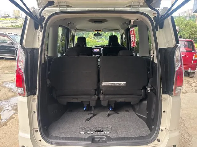 『TOTAL CAR SHOP FEEL』は買取・下取りももちろん全力で頑張ります!買取だけでも喜んで!不動車でもOK!☆詳細は『FEEL』の元気なスタッフまで→0078-6042-5806☆ 日産 セレナ