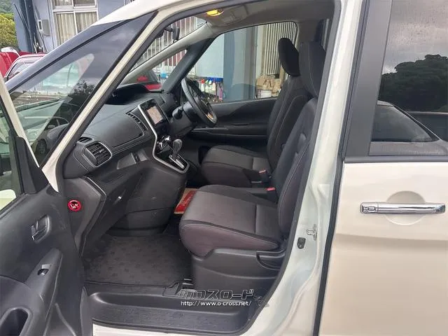 『TOTAL CAR SHOP FEEL』なら整備も板金塗装もお任せください!お客様のカーライフを充実サポート!!☆★☆詳細は『FEEL』の元気なスタッフまで → 0078-6042-5806☆★☆ 日産 セレナ