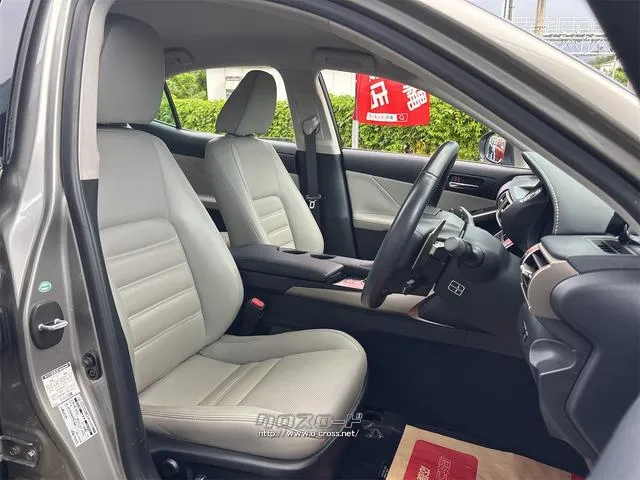 『TOTAL CAR SHOP FEEL』は、外装クリーニング&内装クリーニングでピカピカ納車!!お問い合わせは『FEEL』の元気なスタッフまで!!→0078-6042-5806にお電話ください☆★☆ レクサス IS
