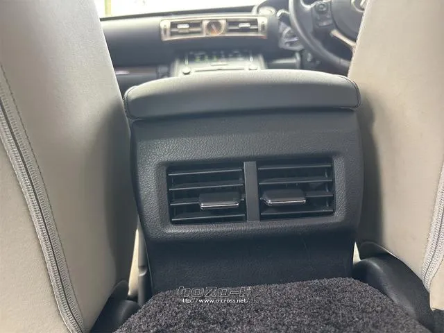 『TOTAL CAR SHOP FEEL』は、ハンドルカバーやアクセサリー、ホイール等の販売も充実!お客様のカーライフをサポート☆詳細は『FEEL』の元気なスタッフまで→0078-6042-5806☆ レクサス IS