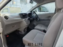 ダイハツ ミライース