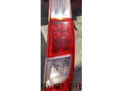 外装・エアロ テールレンズ右ヒビあり