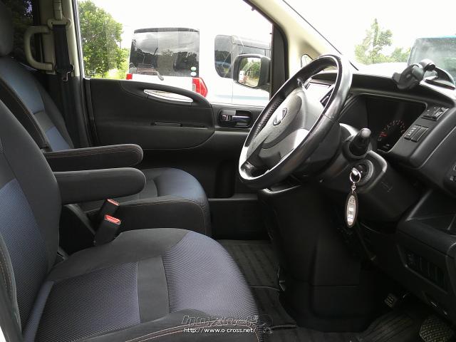 運転席 日産 セレナ