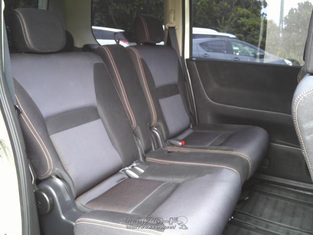 後部座席(2列目) 日産 セレナ