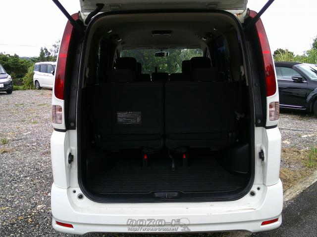 荷室スペース 日産 セレナ