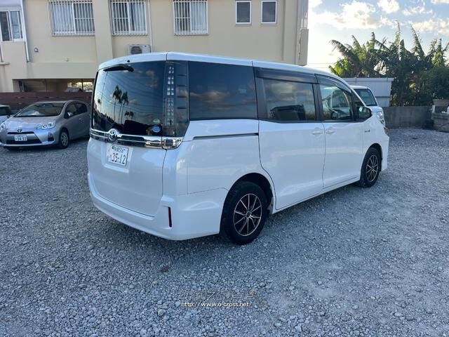 トヨタ ヴォクシー