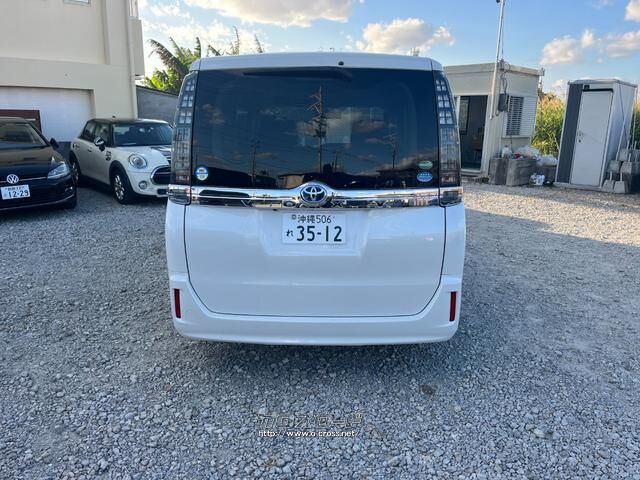 トヨタ ヴォクシー