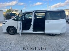 トヨタ ヴォクシー