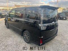 トヨタ ヴォクシー