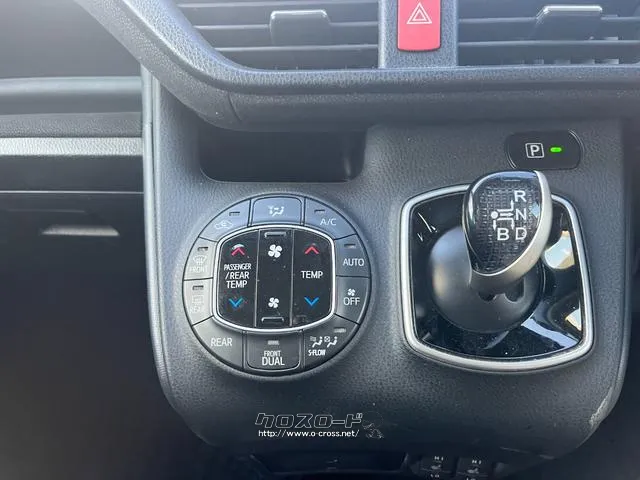 トヨタ ヴォクシー