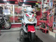 ヤマハ シグナス X SR 125・ホワイト・125cc・M.Eガレージ・32,851km ヤマハ シグナス X SR 125・ホワイト・125cc・M.Eガレージ・32,851km