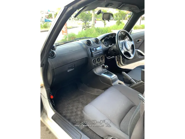 車内キレイです! ダイハツ コペン