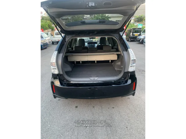 荷室広々!! トヨタ プリウスα