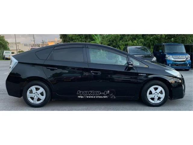 ※内覧・試乗をご希望の方は事前にご予約をお願いしております! トヨタ プリウス