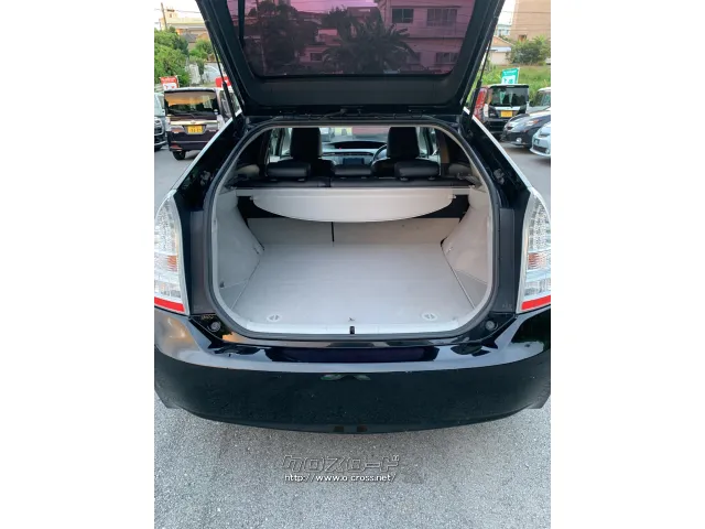 内装キレイです! トヨタ プリウス