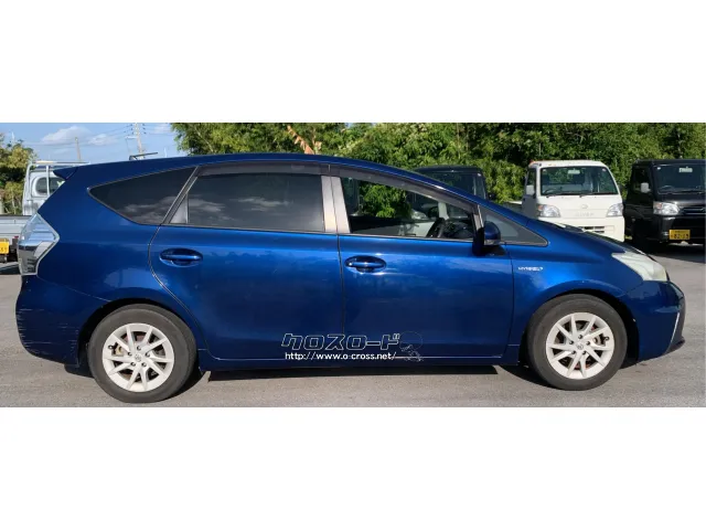 5人乗り! トヨタ プリウスα