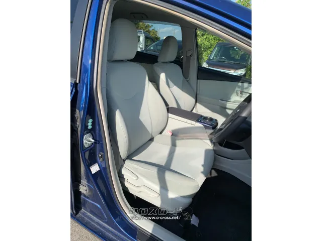 内装キレイです! トヨタ プリウスα