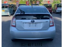 トヨタ プリウス