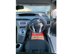 トヨタ プリウス