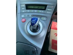 トヨタ プリウス