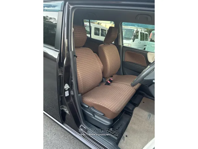 内装キレイです! 日産 モコ