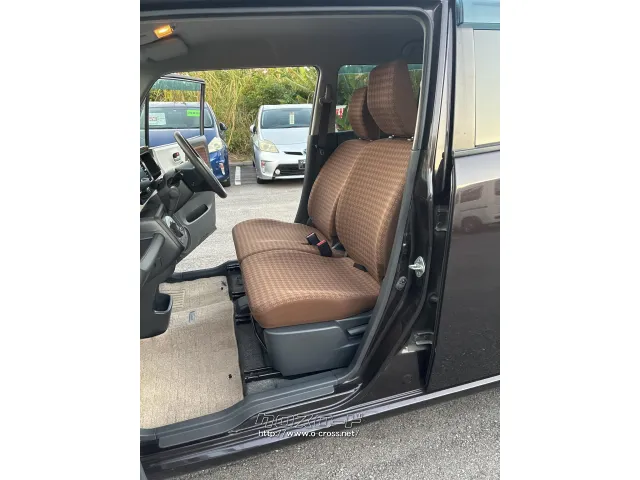 内装キレイです! 日産 モコ