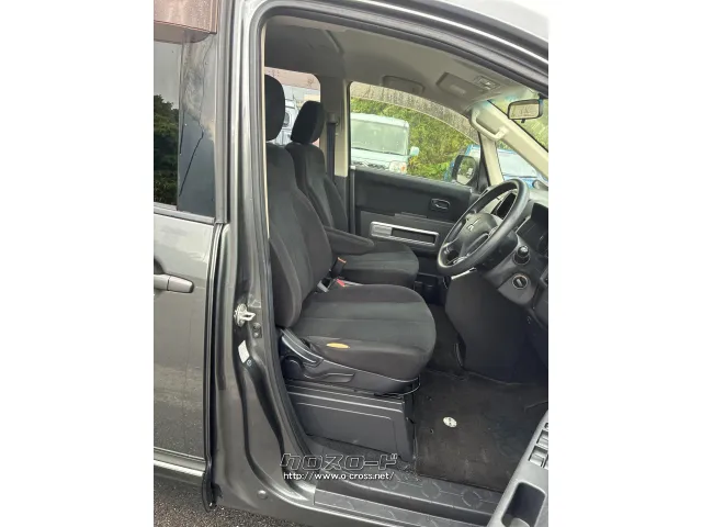 車内キレイです!! 三菱 デリカD:5