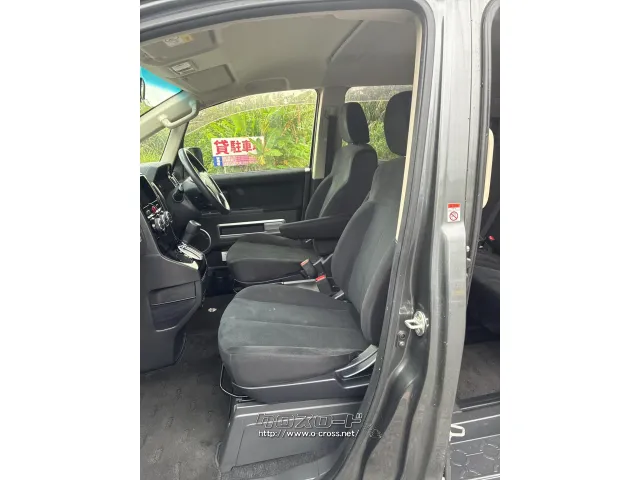 車内キレイです!! 三菱 デリカD:5