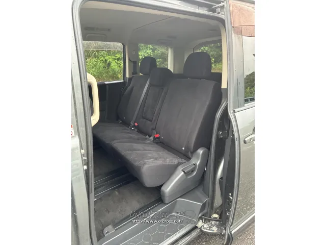 車内キレイです!! 三菱 デリカD:5