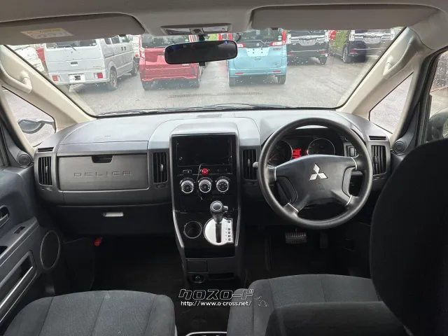 車内キレイです!! 三菱 デリカD:5