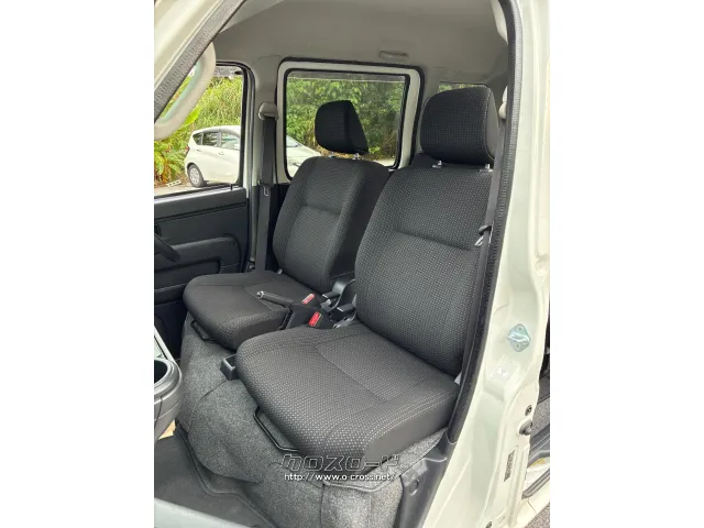 車内キレイです!! トヨタ ピクシスバン