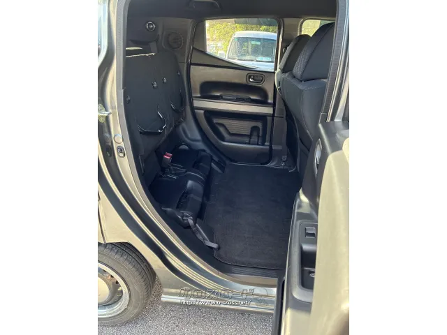 車内キレイです!! ホンダ N-BOXスラッシュ