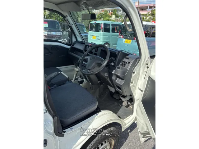 車内比較的キレイです!! ダイハツ ハイゼットトラック