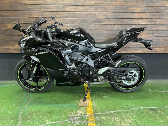 なとり フーディー 黒 Mサイズ カワサキ ZX25R・2021(R3)初度登録(届出)年・ブラック・249cc