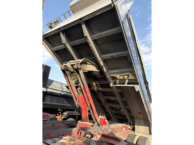 日野自動車 プロフィア